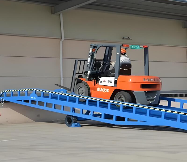 昆明移动式卸货平台（叉车用）